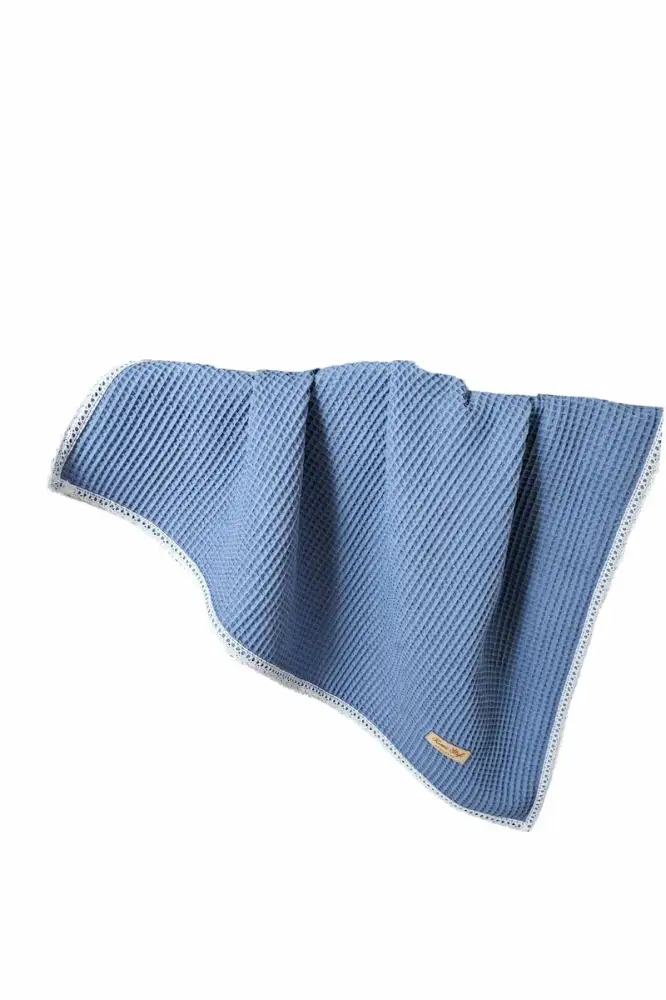 Otulacz kocyk wafelkowy z koronką JEANS