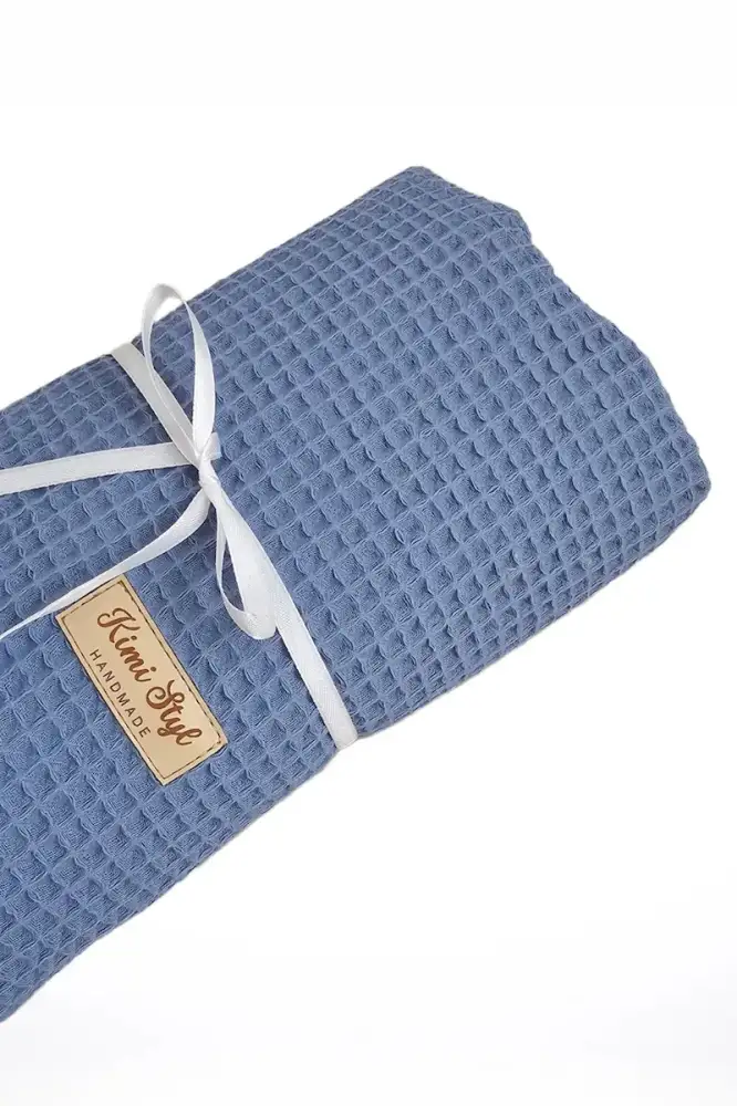 Otulacz kocyk wafelkowy z koronką JEANS