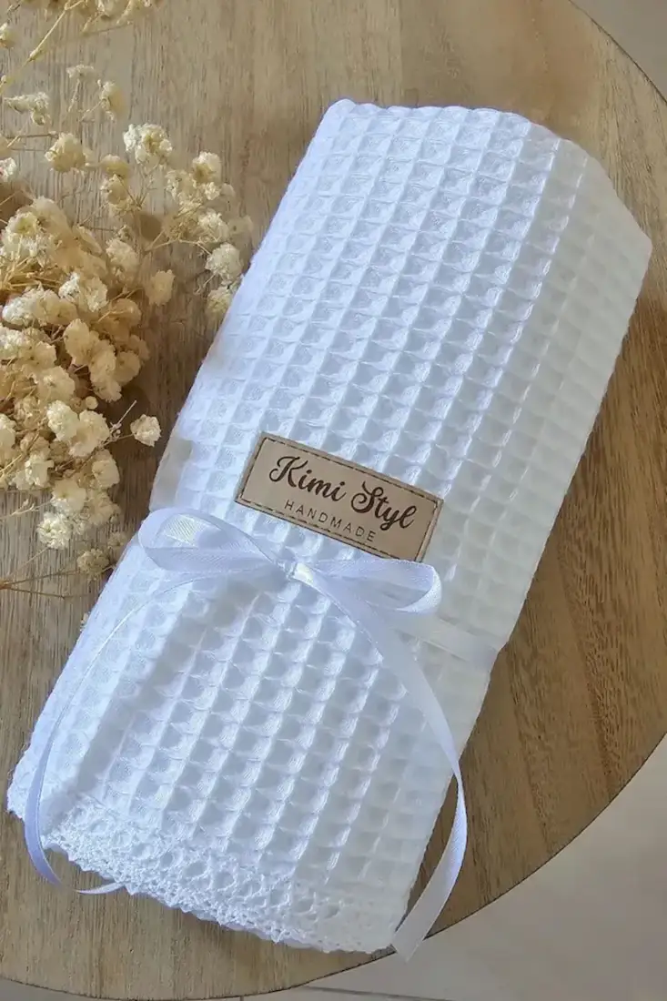 Kocyk wafelkowy z koronka BIAŁY