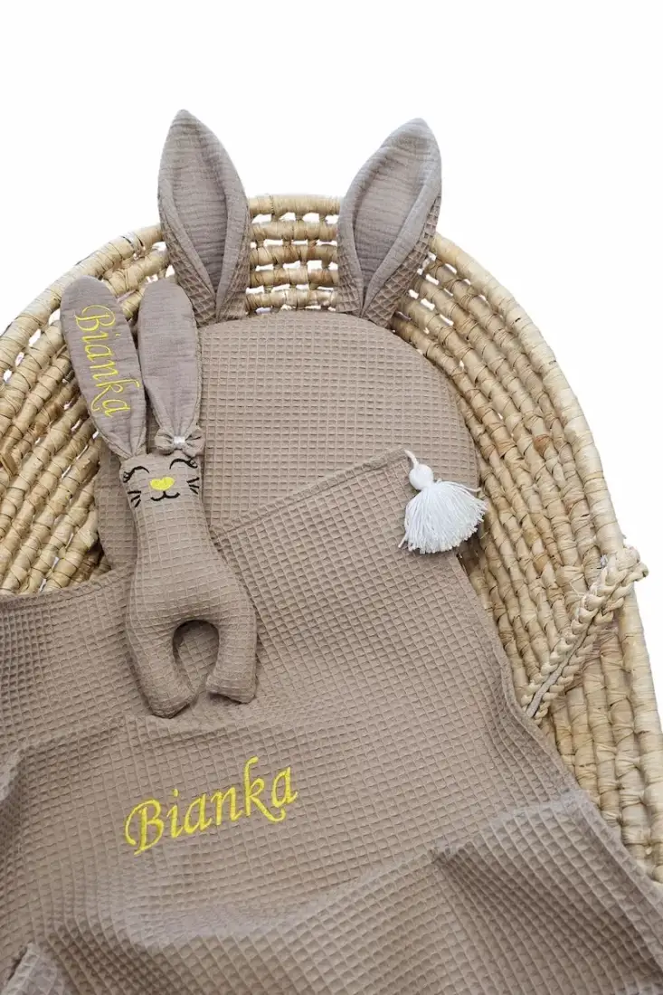 Zestaw Wafelkowy: Kocyk z chwostami, Poduszka Królik, Przytulanka Tuliś - BRĄZOWY